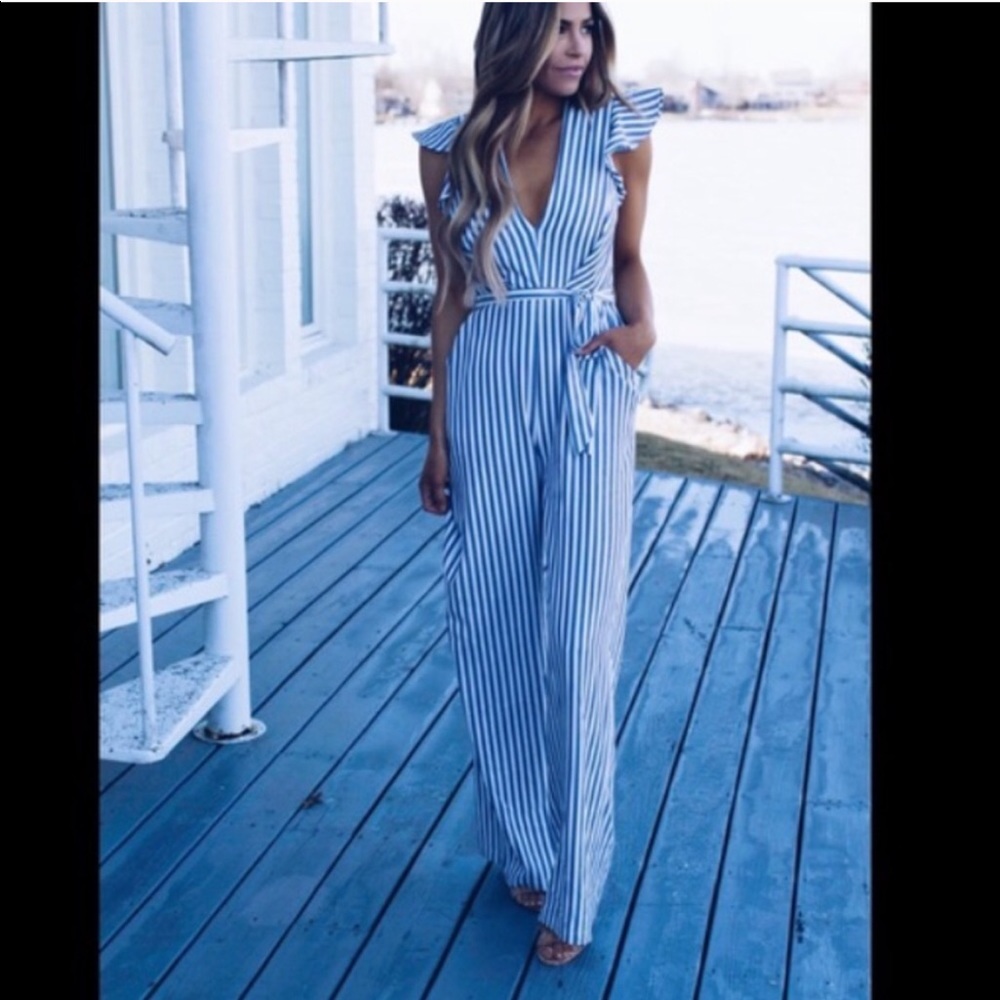 NWT Ruffled open back striped jumpsuit - Picture 3 of 15
